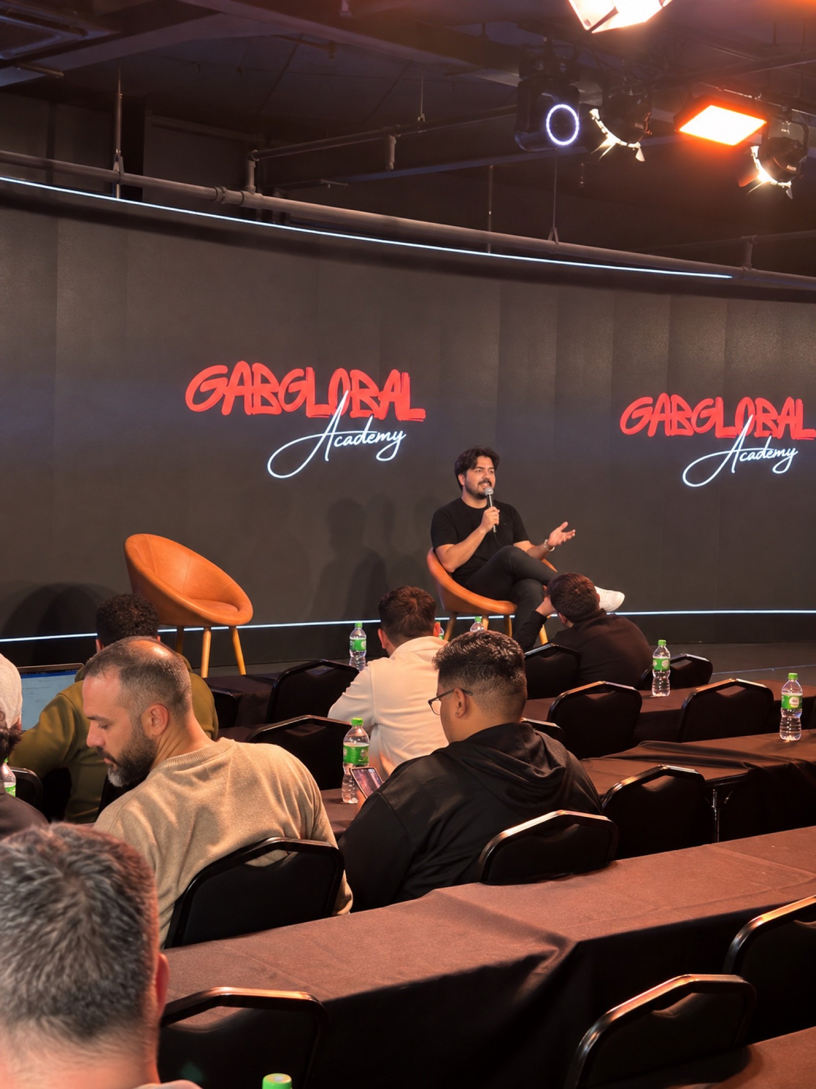 Alcides Gabriel em evento da Gab Global Academy